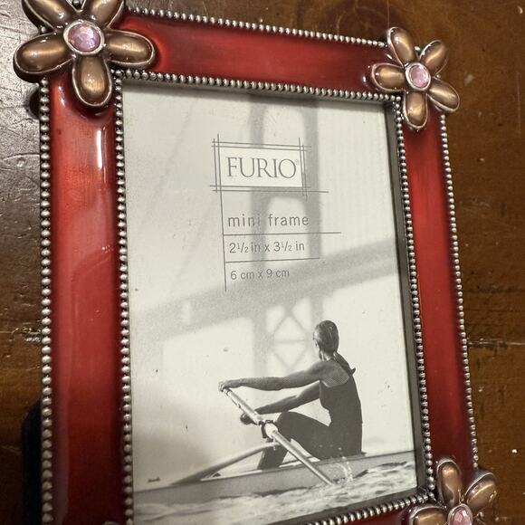 Furio Mini Metal Frame 2.5” x 3.5” Red Flower Frame Standing - Picture 3 of 10